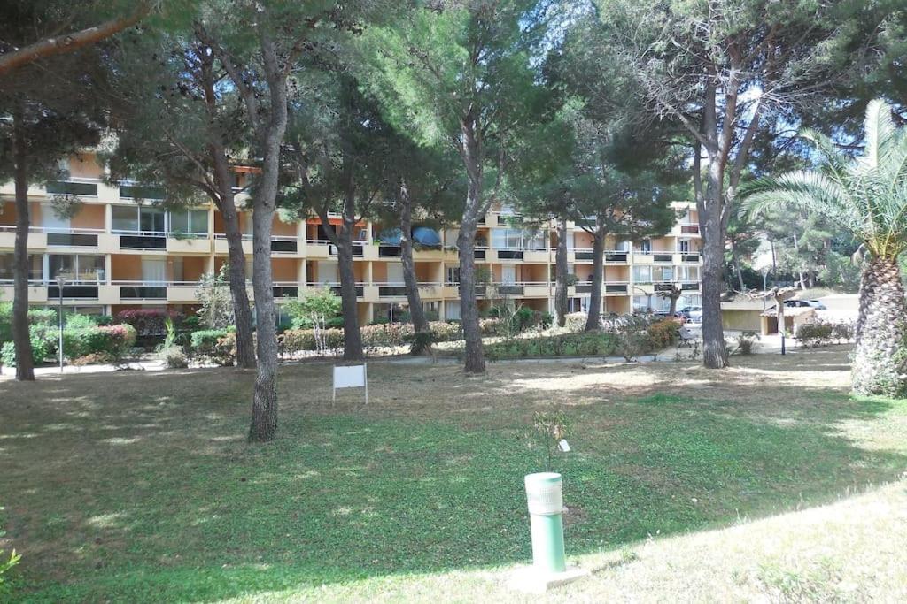 Agreable T3, Bormes Les Mimosas Apartment Exterior photo